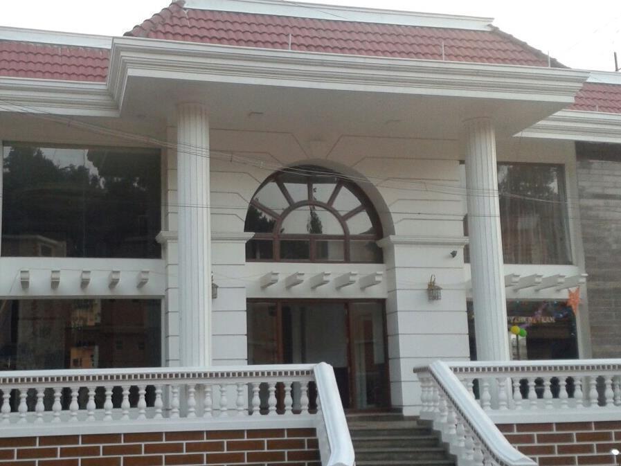 The Majestic Crown Hotel Ооти Екстериор снимка