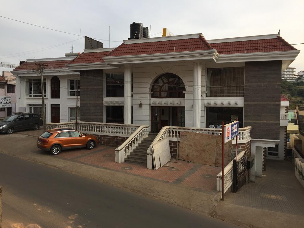 The Majestic Crown Hotel Ооти Екстериор снимка